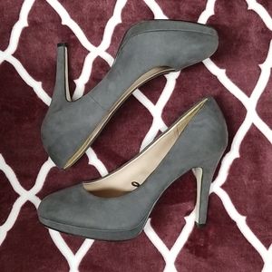 Gray heels